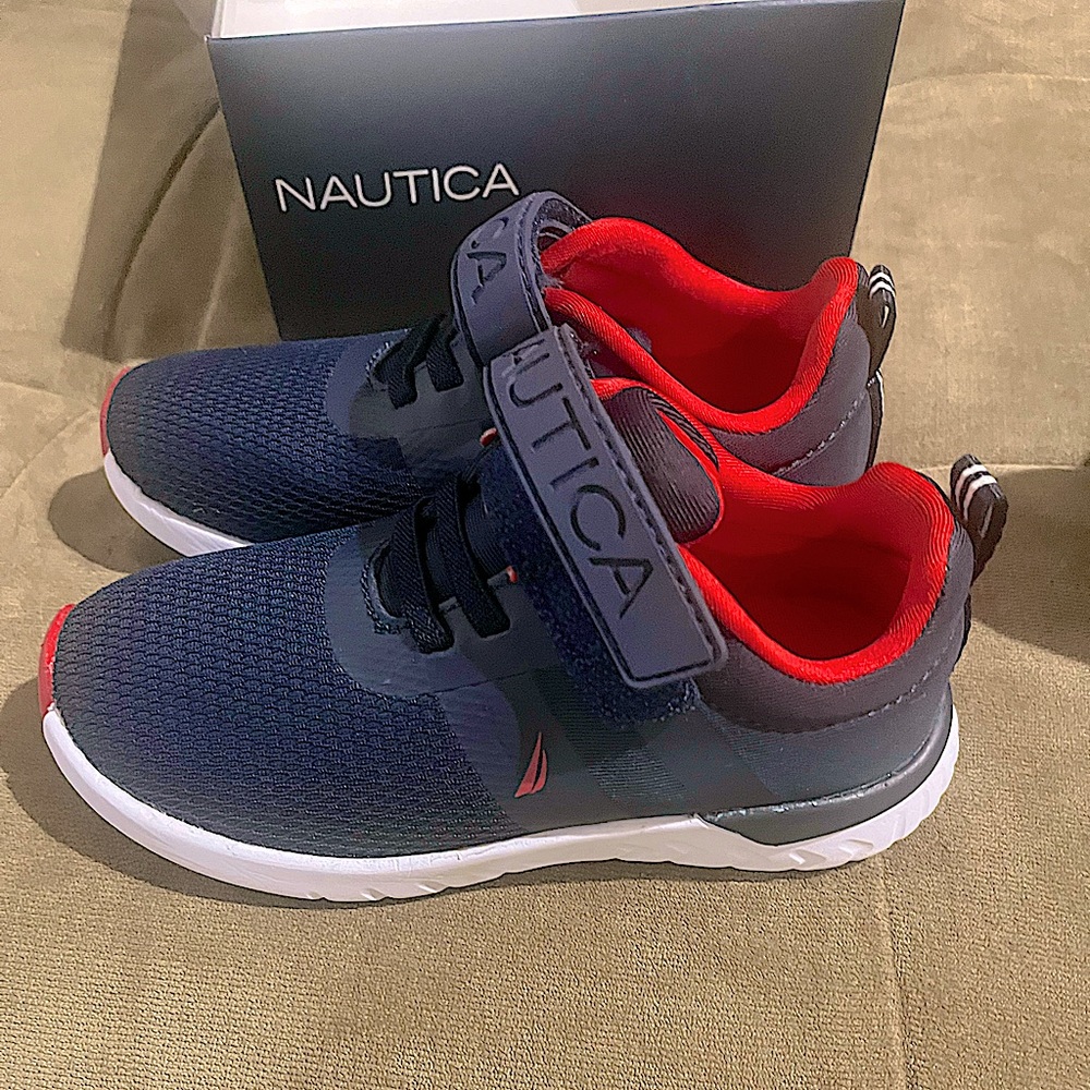 Toddler boy Nautica sneakers size 11